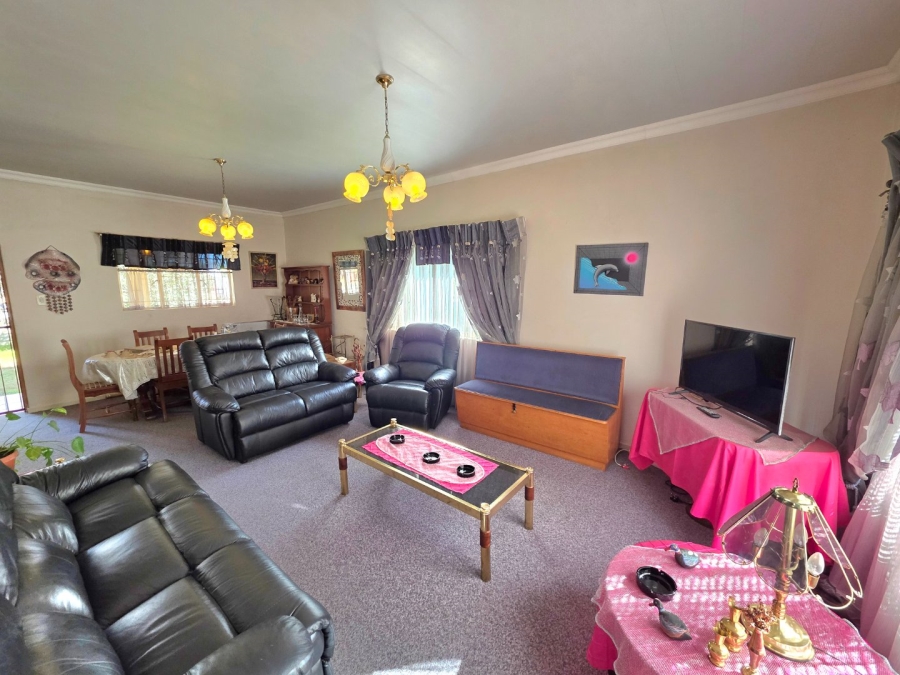 4 Bedroom Property for Sale in Jordania Free State